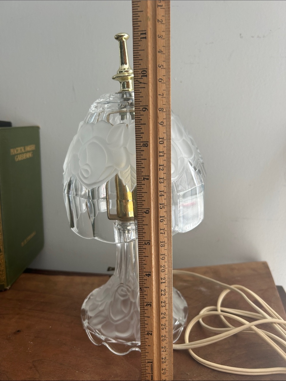 Vintage Boudoir Lamp Crystal Etched Glass Boudoir Parlor Lamp 12” WORKS - Picture 10 of 11